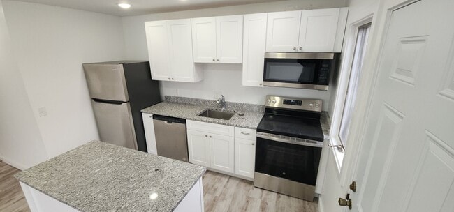 Building Photo - 454 Germantown Pike