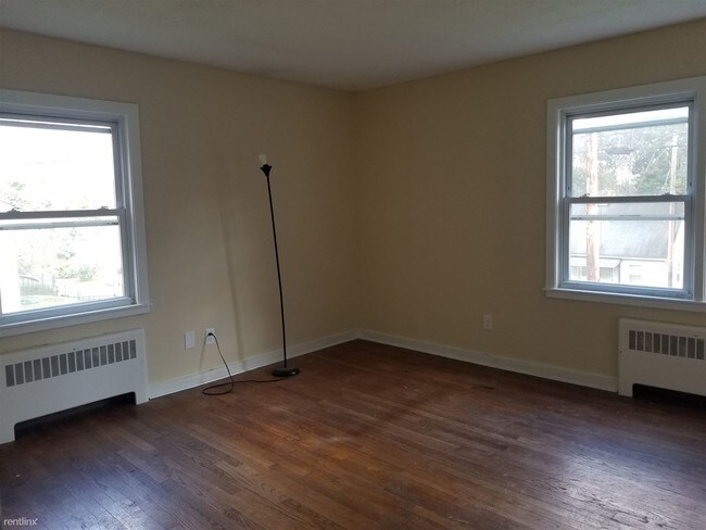 Building Photo - 4 br, 1.5 bath House - 60 Fountain Ter house