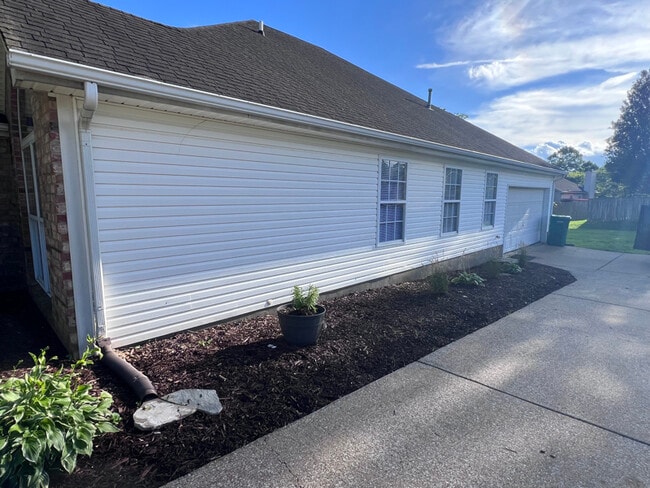 Building Photo - 2262 Joann Dr