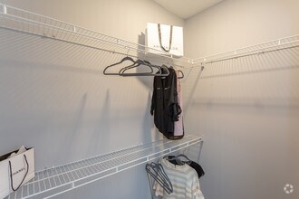 2BR, 2BA - 1,295 SF - Stonegate Apartment Homes