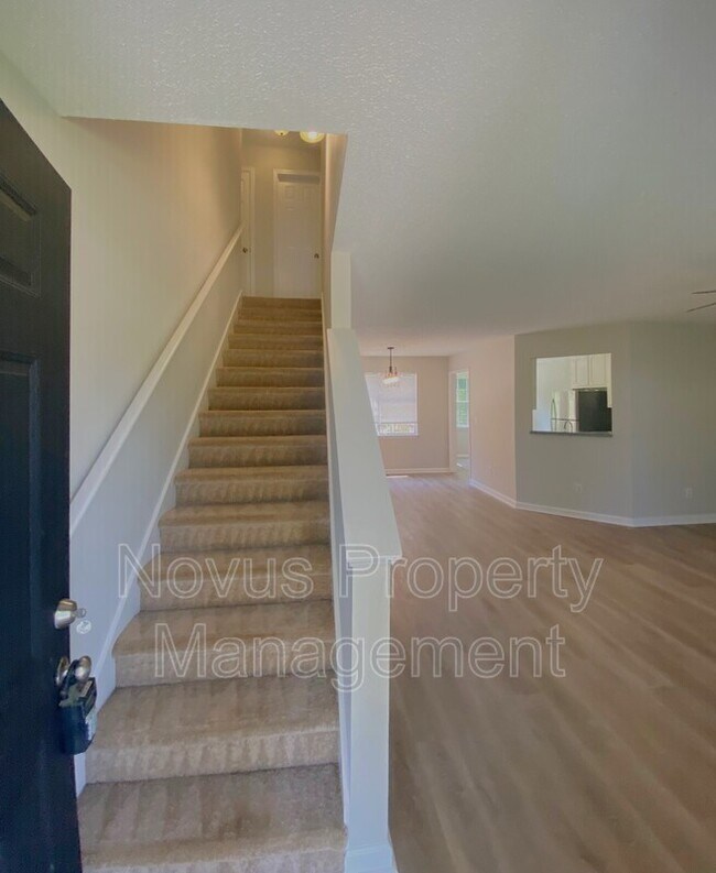 Foto del edificio - 88 River Ridge Dr