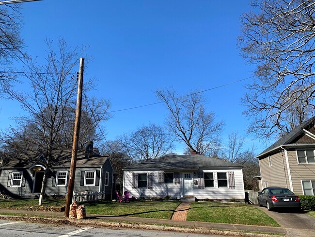 Foto del edificio - 648 Home Ave SE