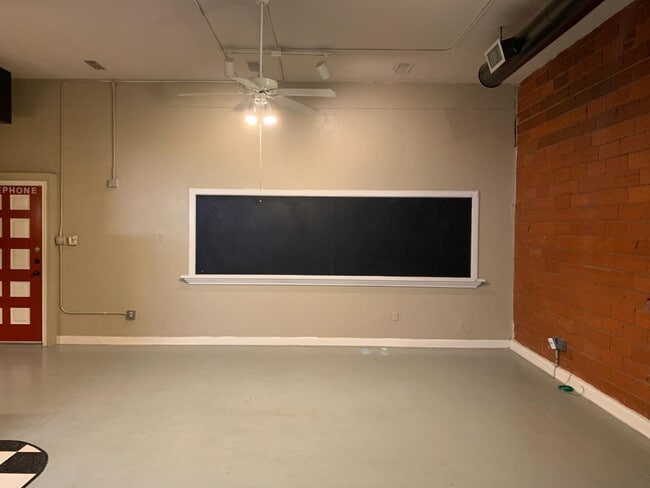 Building Photo - 1414 Texas Ave