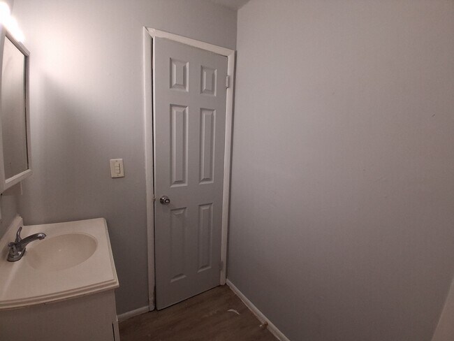 Foto del edificio - 804 Knollcrest-