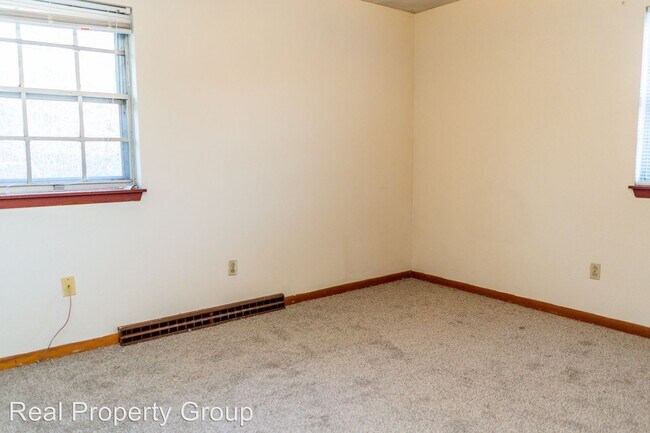 Building Photo - 1807 Oxford Dr