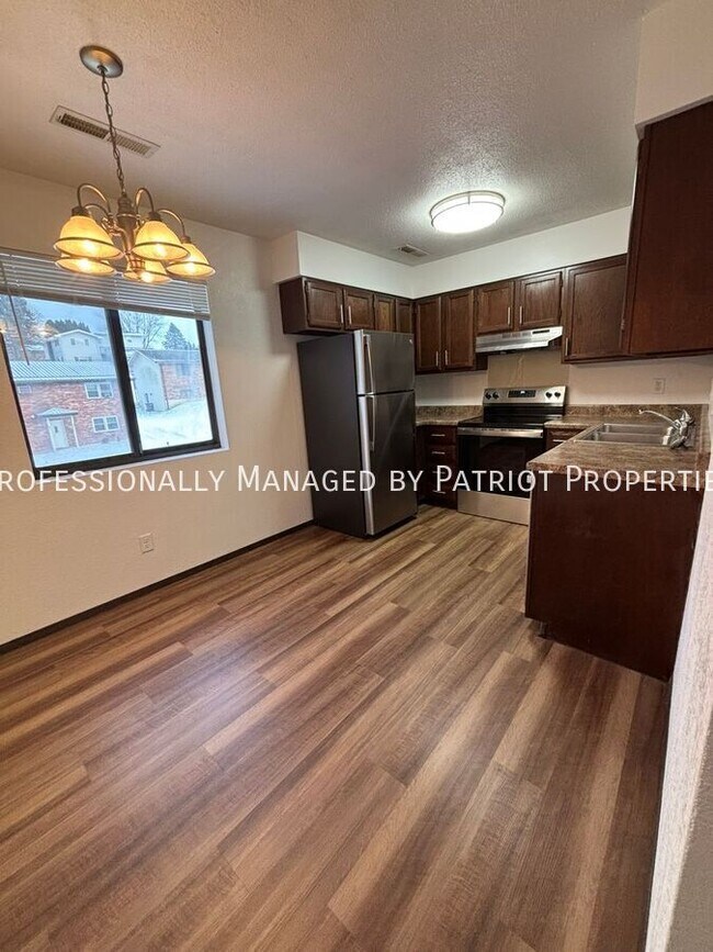 Foto del edificio - 830 Hawkeye Dr