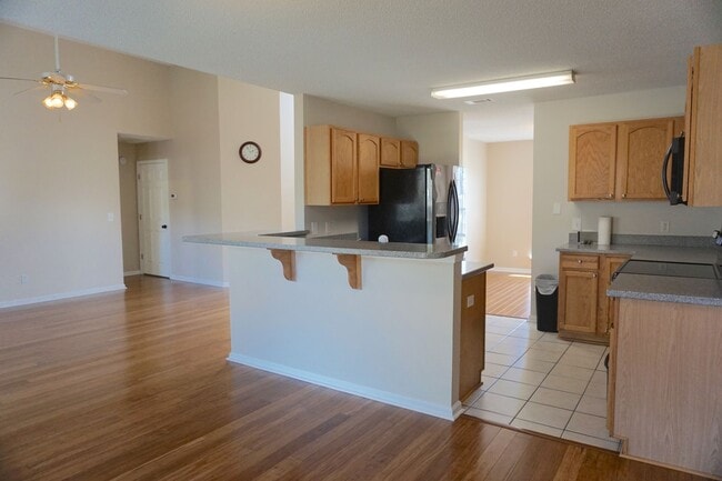 Building Photo - 3 BED | 2.5 BATH | POOLER