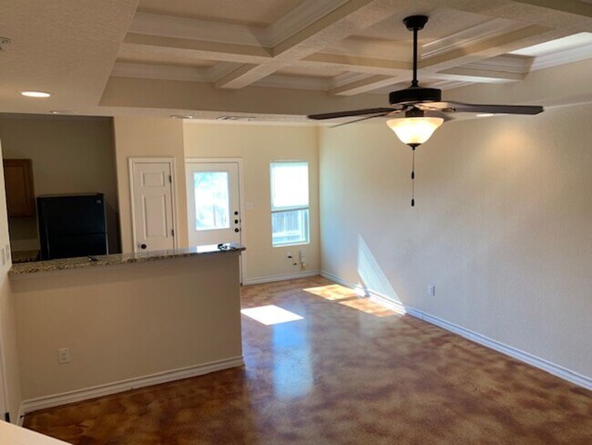 Foto del edificio - Town home for rent