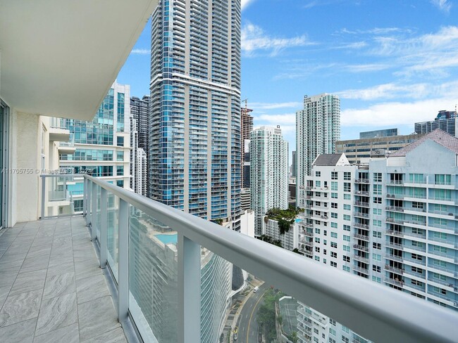 Foto del edificio - 1155 Brickell Bay Dr