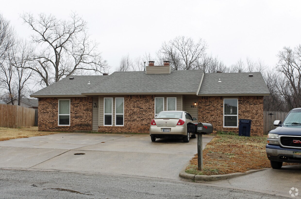 Building Photo - Acacia Duplexes-E