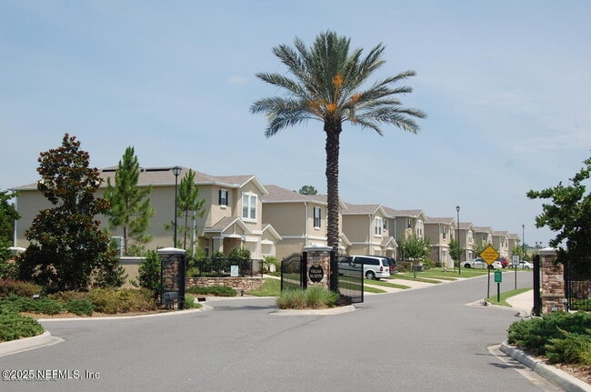 Building Photo - 1500 Calming Water Dr