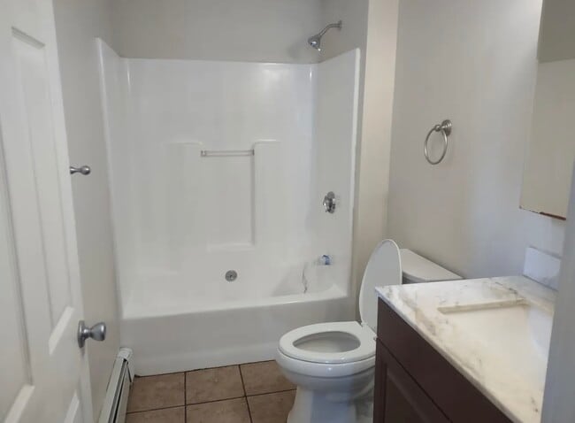 Building Photo - 71 Bowling Ln