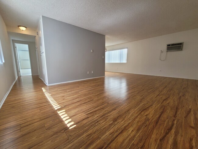 Foto del edificio - 5303 Yarmouth Ave