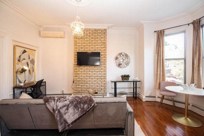 Building Photo - 1 bedroom in Brookline MA 02445