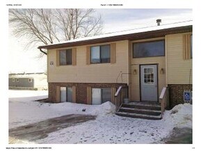 Building Photo - 3290 8th St