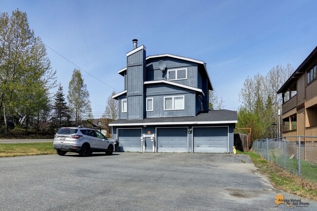 Building Photo - 4701 Grumman St