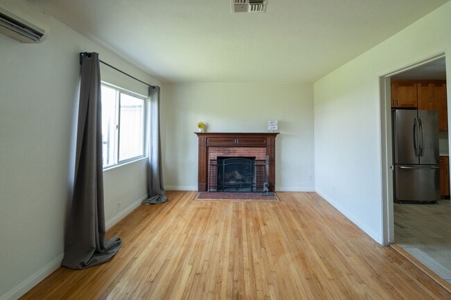 Building Photo - 4452Cogs