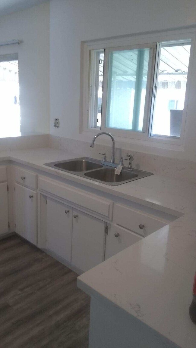 611 E Kelso St Unit 19, Inglewood, CA 90301 Condo for Rent in