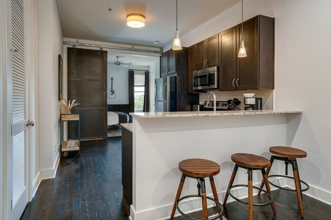 Foto del edificio - Charming 1BR Townhome in Nashville