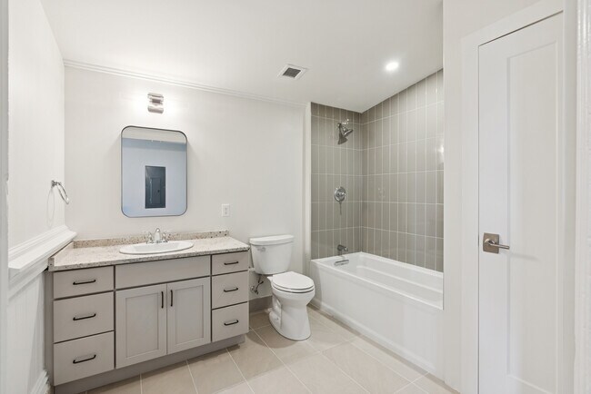 Photo - 129 Main St Apartment