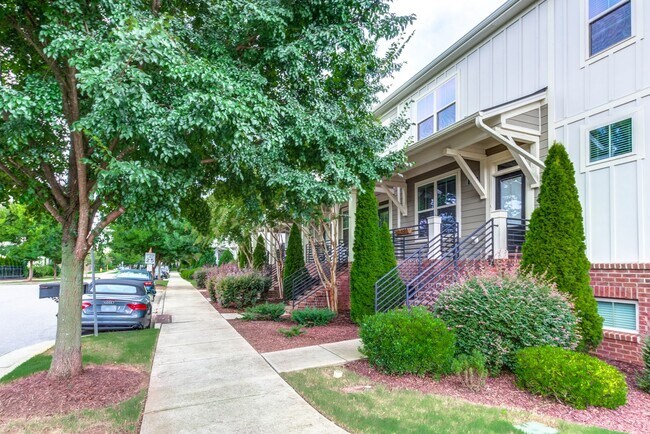 Foto del edificio - Townhome minutes from Lenovo Center: Available September 10th
