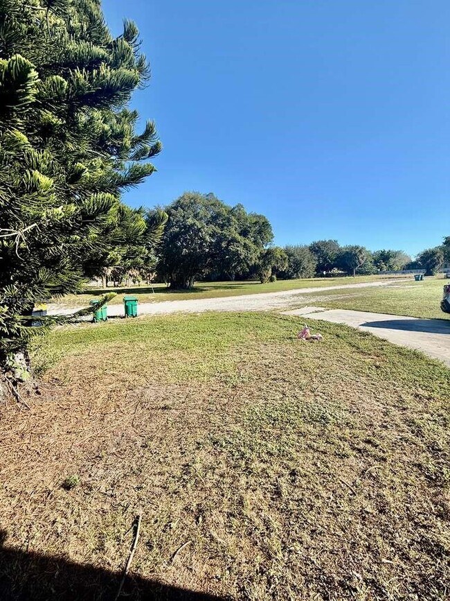 Foto del edificio - 7450 NW 145th St