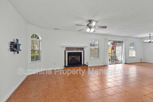 Building Photo - 4829 Shallowford Cir