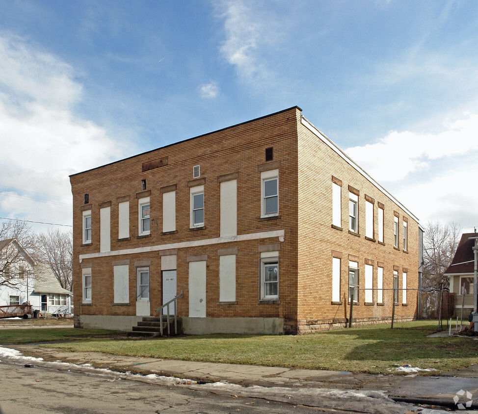 Building Photo - 405 W 13th St
