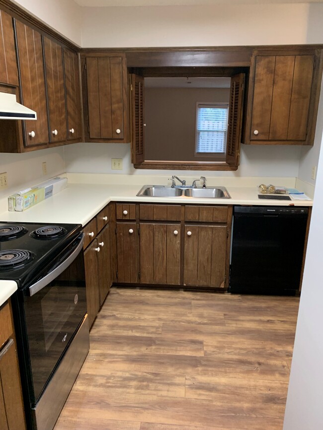 Building Photo - 6 Townes Ct