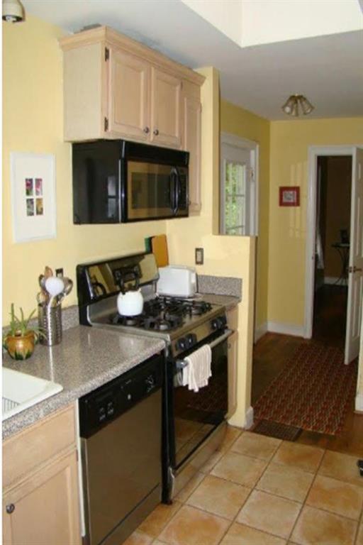Foto del edificio - 2918 Redding Rd NE