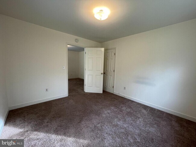 Foto del edificio - 15652 Owens Dr