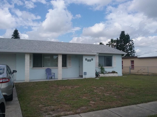Building Photo - 2716 Dach Ave