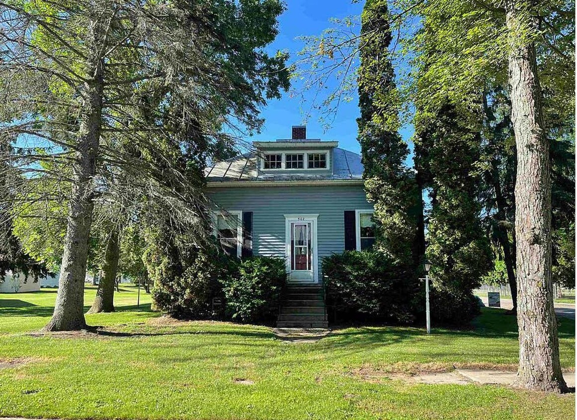 Primary Photo - For Rent: 3 Bed / 1 Bath Home in Oconto