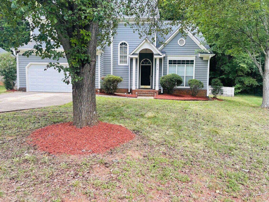 4410 Rancliffe Ct, Charlotte, NC 28269 House Rental in Charlotte, NC