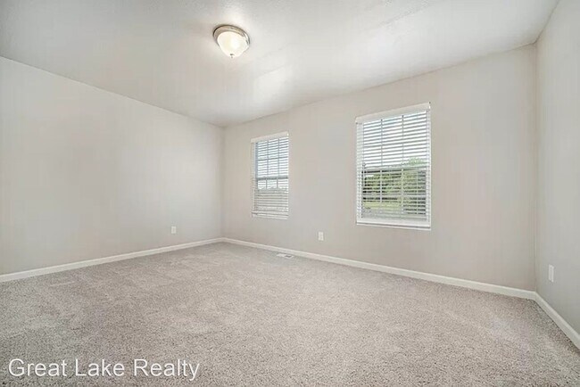 Building Photo - 4 br, 2.5 bath House - 342 White Pine Court