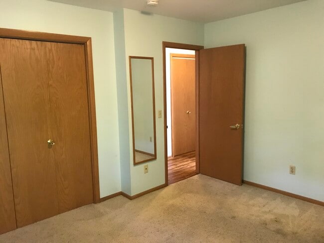 Building Photo - 413 S Charter St