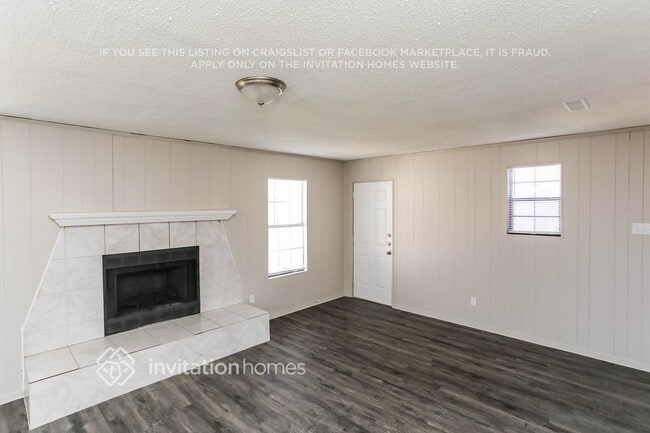 Building Photo - 2621 Princeton Dr