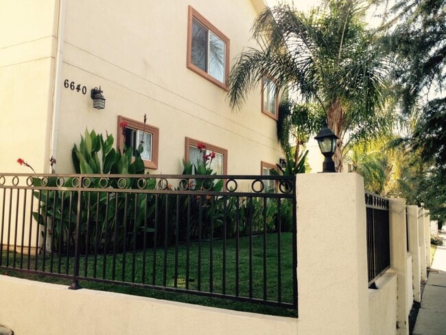 Building Photo - 6640 Balboa Blvd