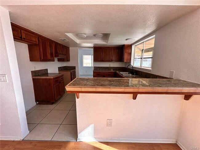 Foto del edificio - 744 E Ave H10