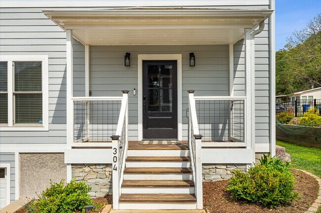 Building Photo - 304 Magnolia Ridge Rd