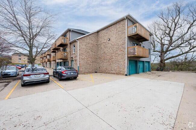 Foto del edificio - 420 S Chauncey Avenue