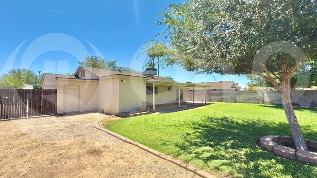 Foto del edificio - 1614 W Brooks St