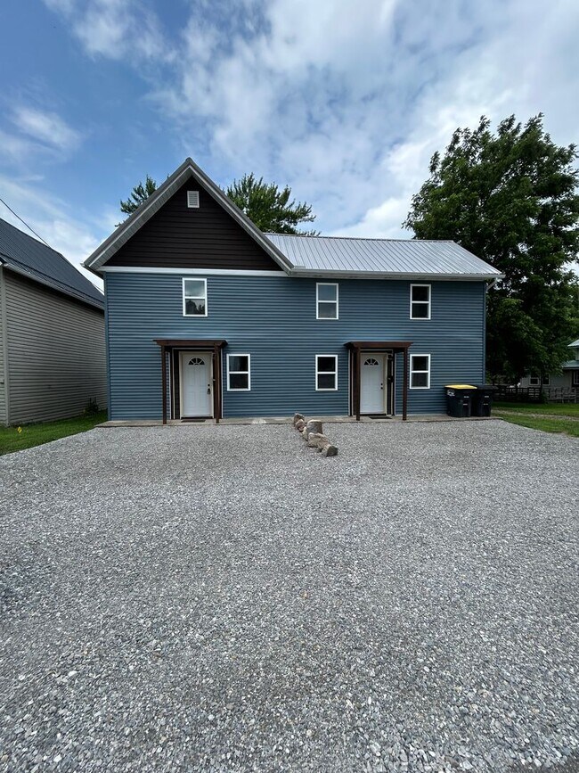 Building Photo - 307 N Sycamore St