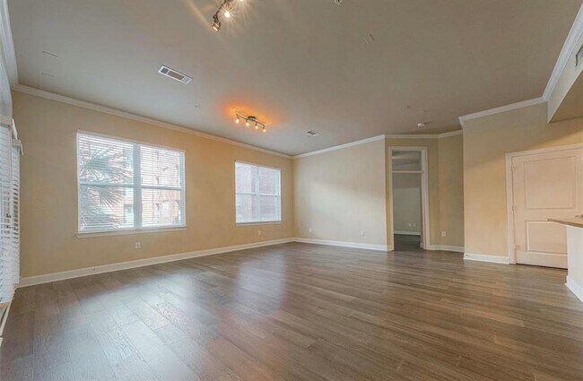 Building Photo - 300 St Joseph Pkwy