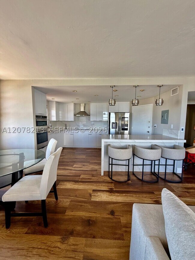 Building Photo - 1351 NE Miami Gardens Dr