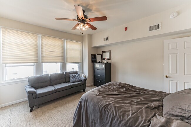 Main bedroom - 1901 S 4th St