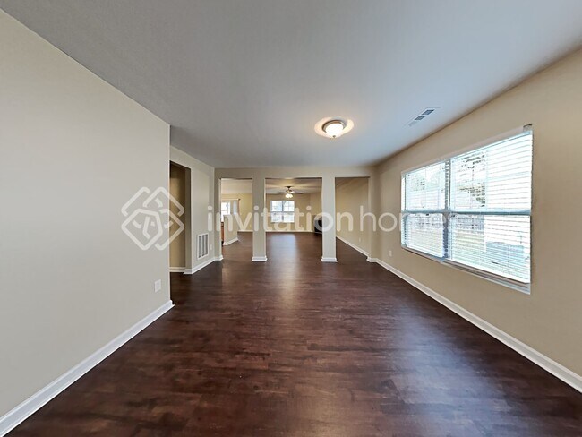 Building Photo - 3008 Van Dorn Rd