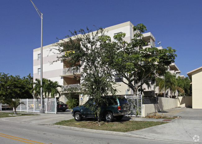 Foto del edificio - Montego Bay Condominiums