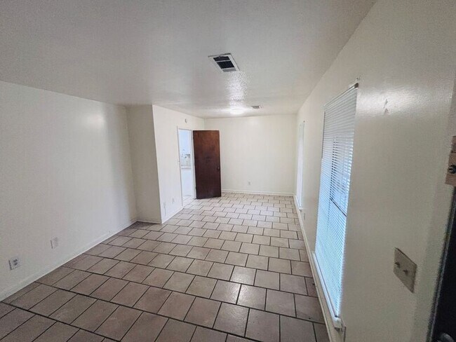 Foto del edificio - 1189 Joanne St