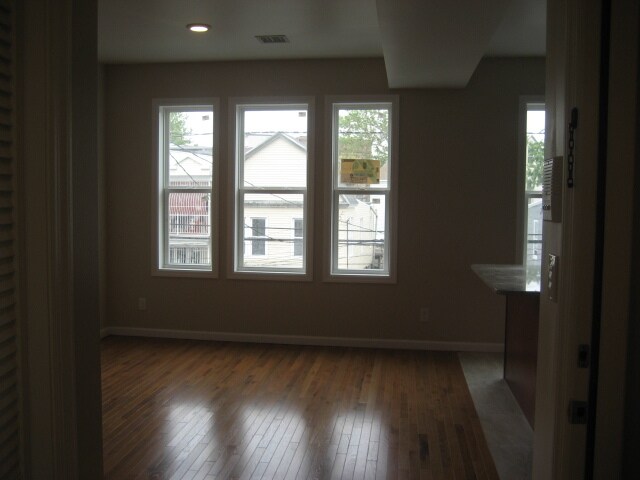 Foto del edificio - 37 Long St